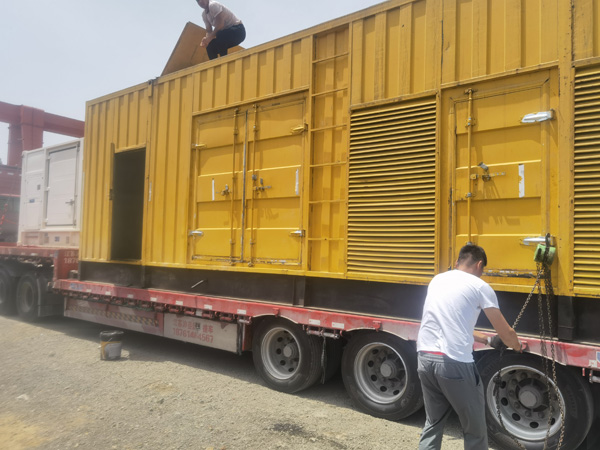 苍南除了负载情况和发动机维护，还有哪些因素会影响 200kw 柴油发电机的油耗？